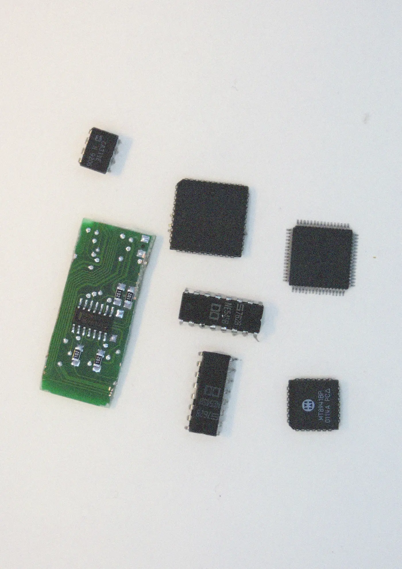 A chip sooooo small the picture has to be blurry